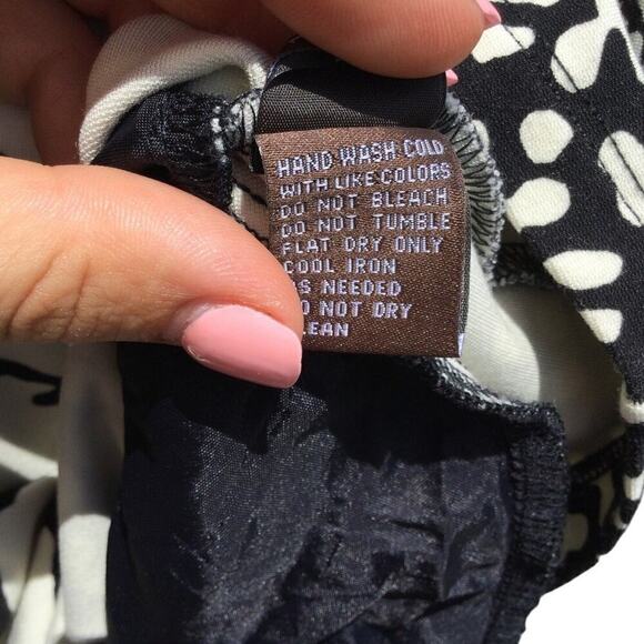 J.McLaughlin Womens Catalina Cloth Tunic Top S Black White Animal Print Beachy - Picture 10 of 10